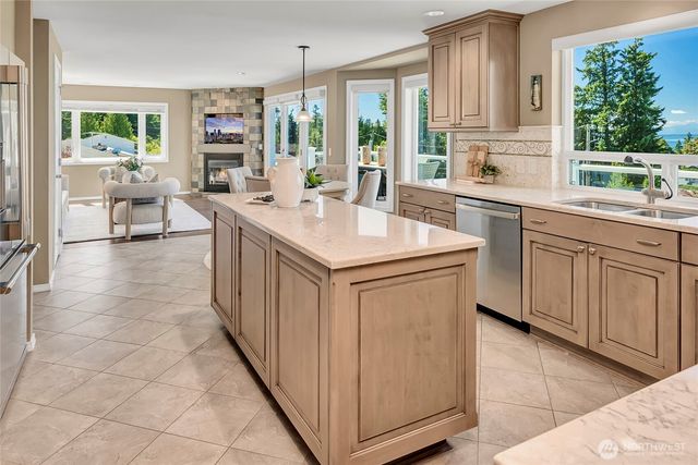 8601 54th Place W, Mukilteo, WA 98275