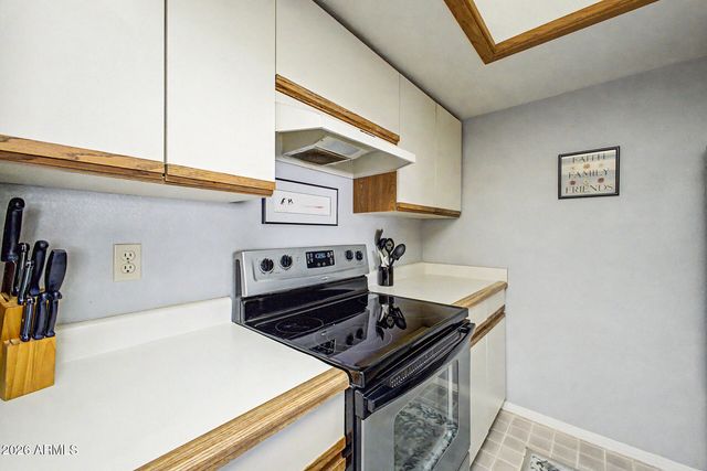 10410 N CAVE CREEK Road 2210, Phoenix, AZ 85020