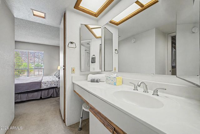 10410 N CAVE CREEK Road 2210, Phoenix, AZ 85020