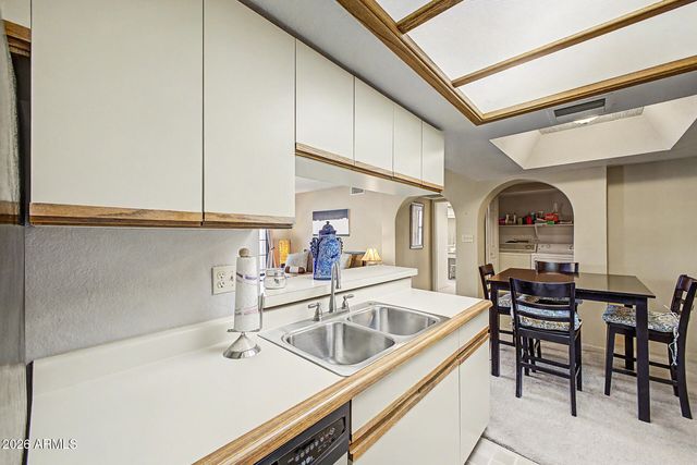 10410 N CAVE CREEK Road 2210, Phoenix, AZ 85020