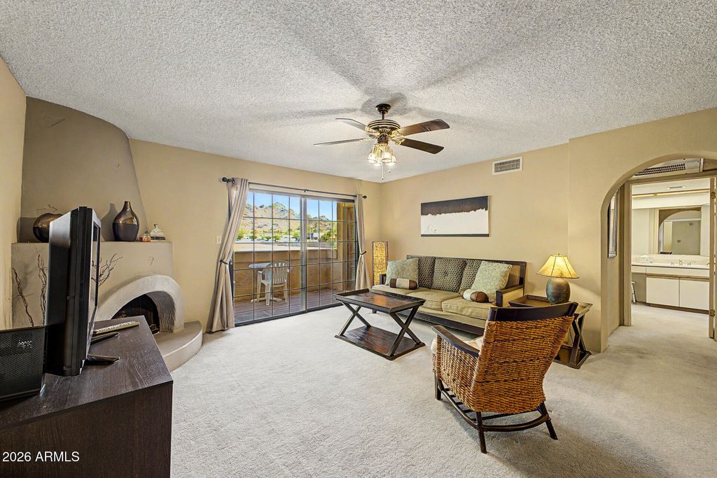 10410 N CAVE CREEK Road 2210, Phoenix, AZ 85020 — photo 2