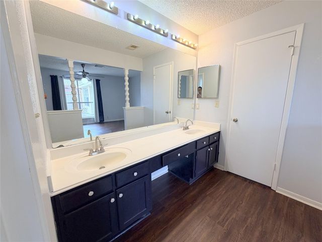 2535 Planters Row, Sugar Land, TX 77478