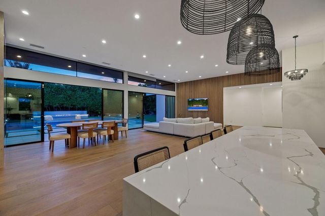 473 N Burton Way, Palm Springs, CA 92262