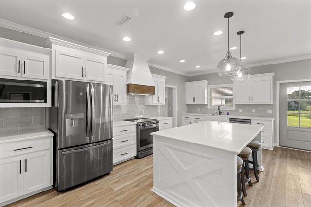 2020 Middleton Rd, Dothan, AL 36301