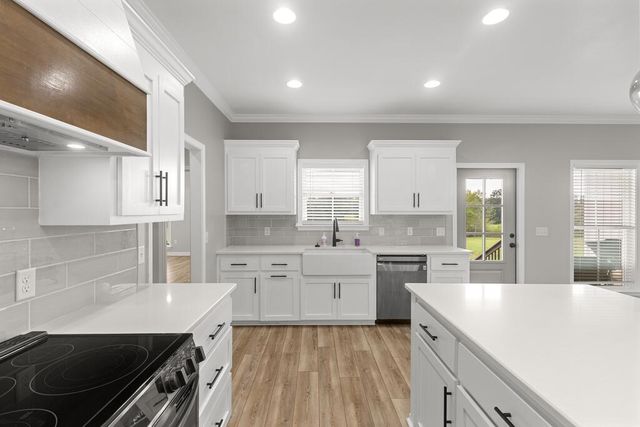 2020 Middleton Rd, Dothan, AL 36301