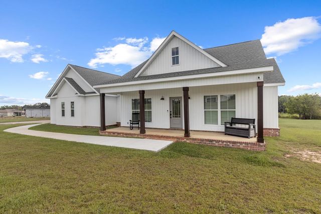 2020 Middleton Rd, Dothan, AL 36301