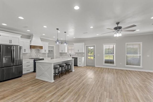 2020 Middleton Rd, Dothan, AL 36301