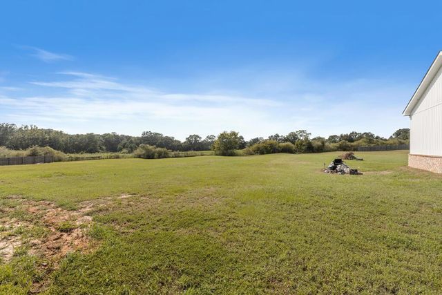 2020 Middleton Rd, Dothan, AL 36301