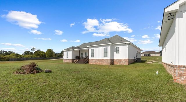 2020 Middleton Rd, Dothan, AL 36301