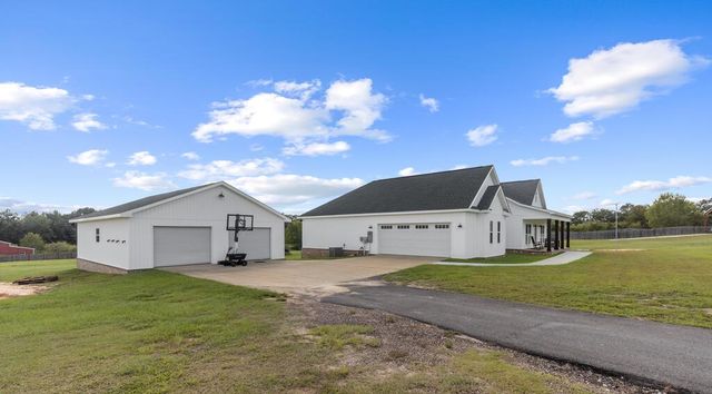 2020 Middleton Rd, Dothan, AL 36301