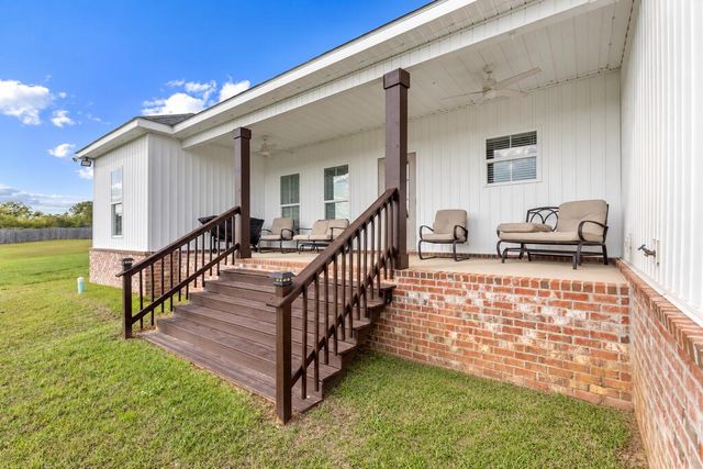2020 Middleton Rd, Dothan, AL 36301