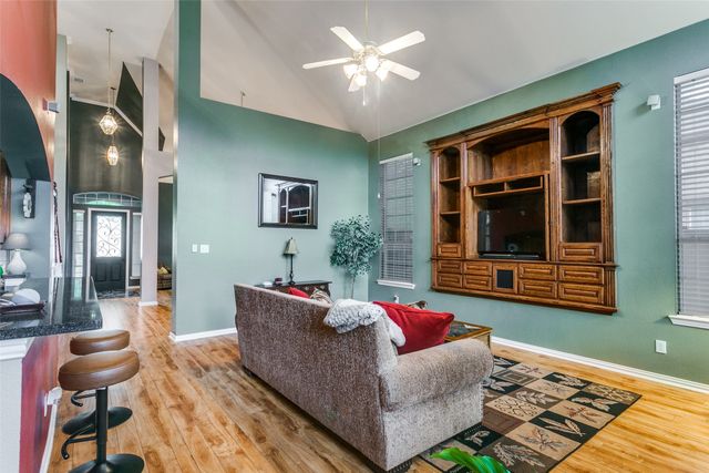 1014 Amesbury Drive, Murphy, TX 75094