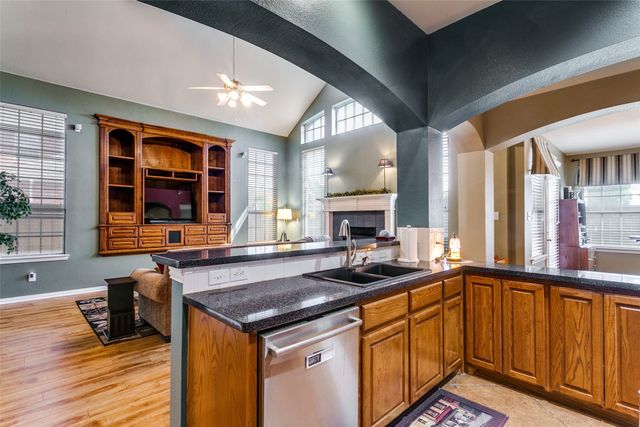 1014 Amesbury Drive, Murphy, TX 75094