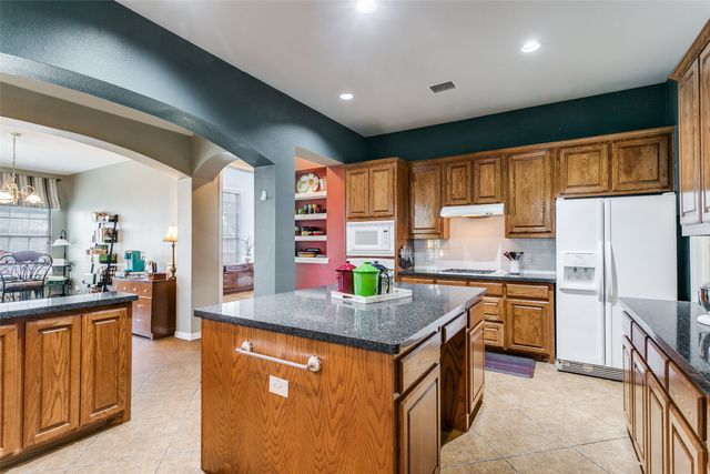 1014 Amesbury Drive, Murphy, TX 75094