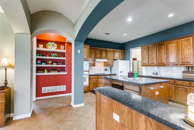 1014 Amesbury Drive, Murphy, TX 75094