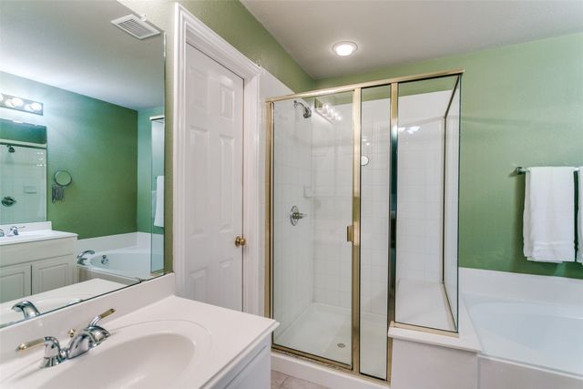 1014 Amesbury Drive, Murphy, TX 75094