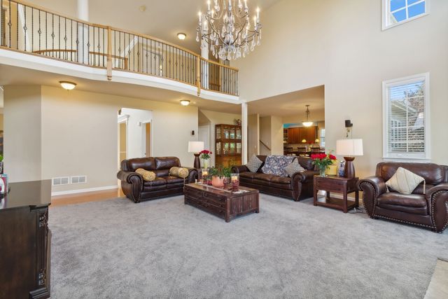 391 Lake Run Lane, North Aurora, IL 60542