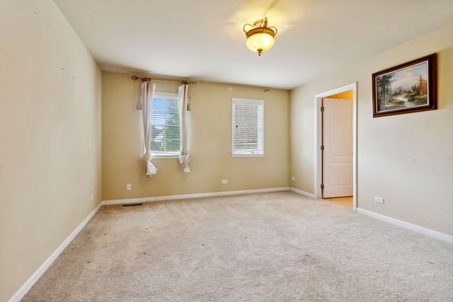 391 Lake Run Lane, North Aurora, IL 60542