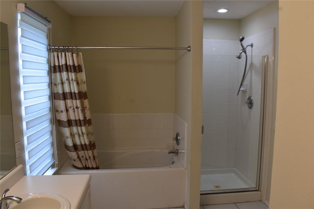 7018 Bridlewood Drive, Arlington, TX 76002