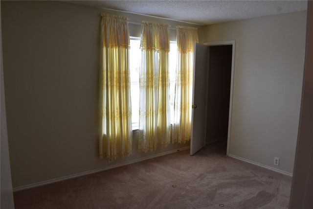 7018 Bridlewood Drive, Arlington, TX 76002