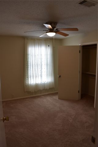 7018 Bridlewood Drive, Arlington, TX 76002