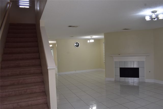 7018 Bridlewood Drive, Arlington, TX 76002