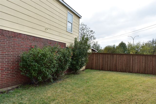 7018 Bridlewood Drive, Arlington, TX 76002