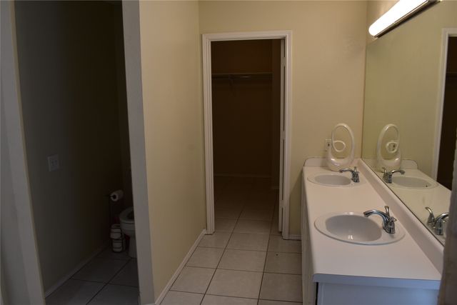 7018 Bridlewood Drive, Arlington, TX 76002