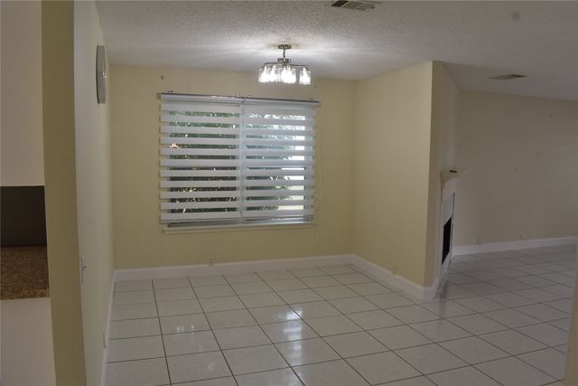 7018 Bridlewood Drive, Arlington, TX 76002