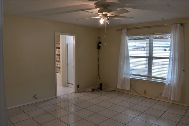 7018 Bridlewood Drive, Arlington, TX 76002