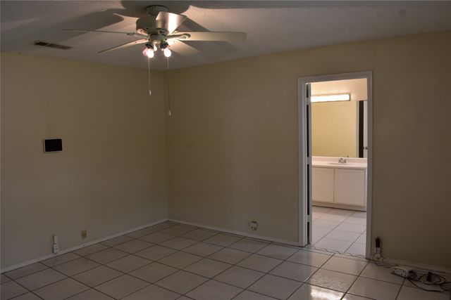 7018 Bridlewood Drive, Arlington, TX 76002