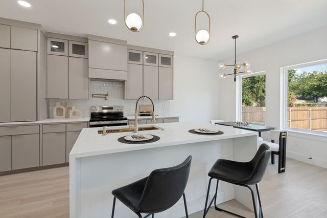 1626 Bannock Avenue, Dallas, TX 75215