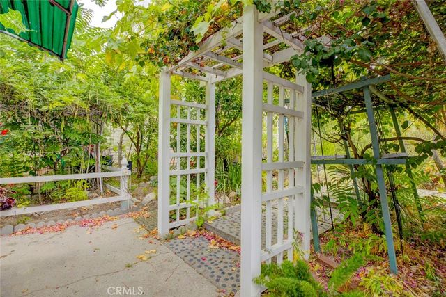 10330 Woodward, Sunland, CA 91040