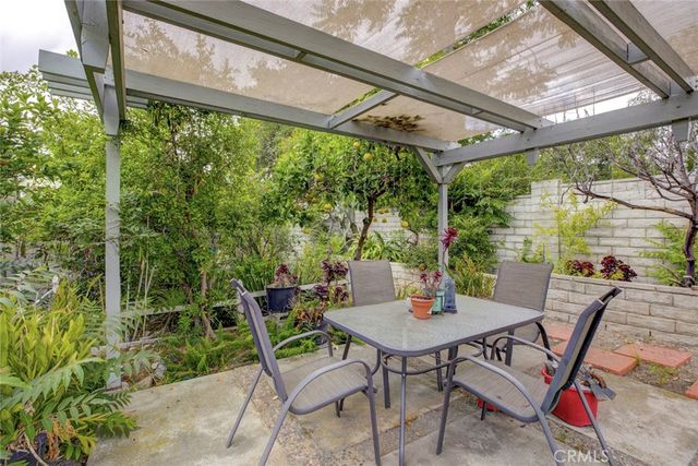 10330 Woodward, Sunland, CA 91040