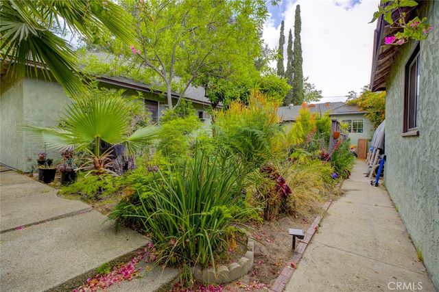 10330 Woodward, Sunland, CA 91040