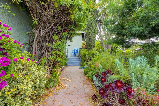 10330 Woodward, Sunland, CA 91040