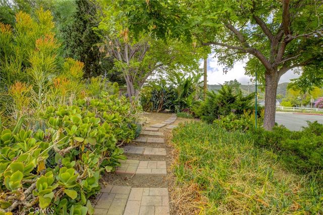 10330 Woodward, Sunland, CA 91040