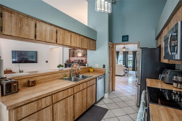 12111 STEPPINGSTONE BOULEVARD, Tampa, FL 33635