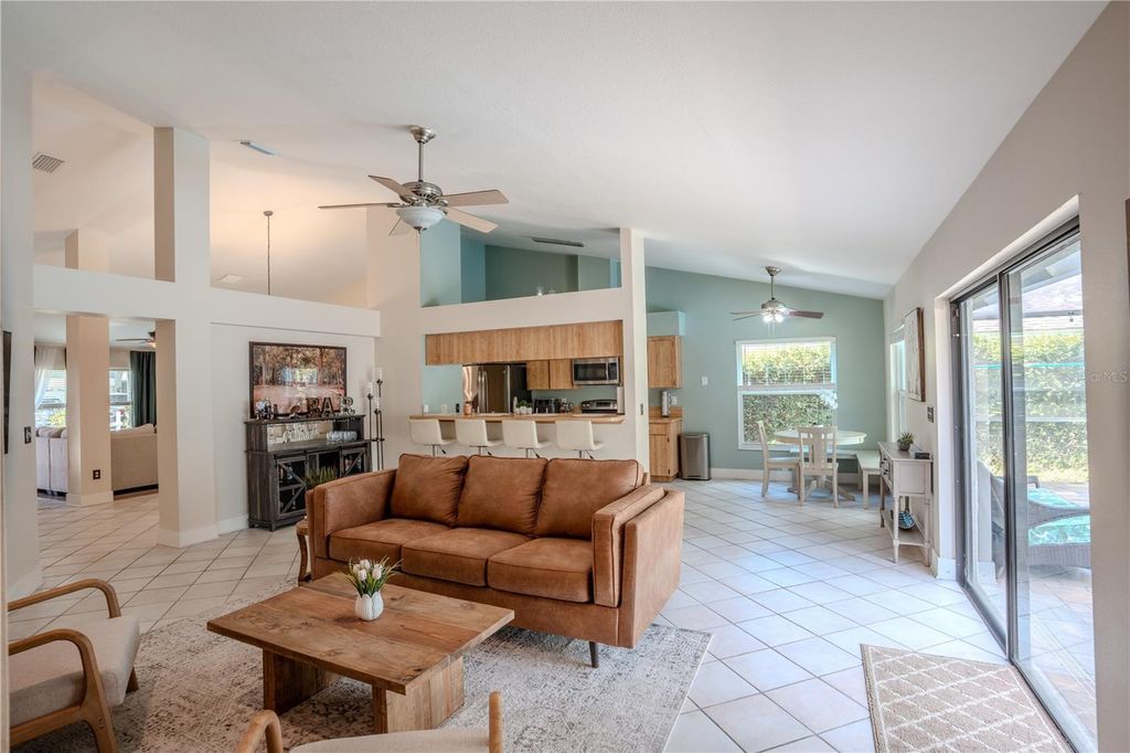 Image 11 of property listing at 12111 STEPPINGSTONE BOULEVARD, Tampa, FL 33635