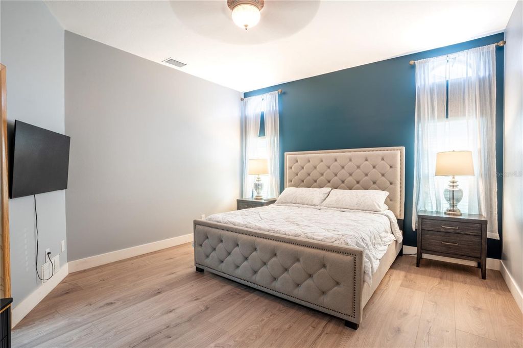 Image 18 of property listing at 12111 STEPPINGSTONE BOULEVARD, Tampa, FL 33635