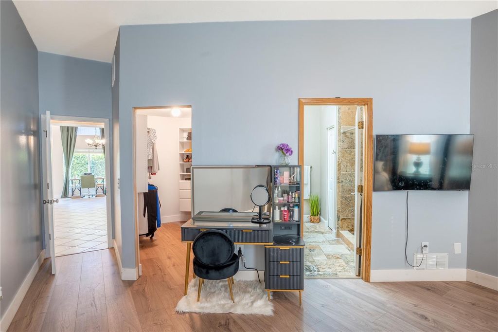 Image 19 of property listing at 12111 STEPPINGSTONE BOULEVARD, Tampa, FL 33635