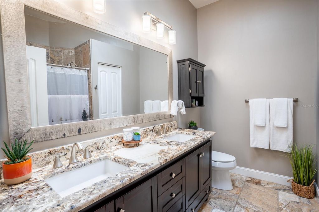 Image 21 of property listing at 12111 STEPPINGSTONE BOULEVARD, Tampa, FL 33635