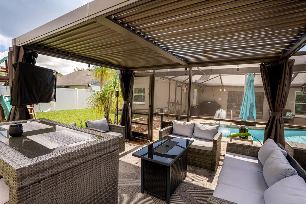 Image 34 of property listing at 12111 STEPPINGSTONE BOULEVARD, Tampa, FL 33635