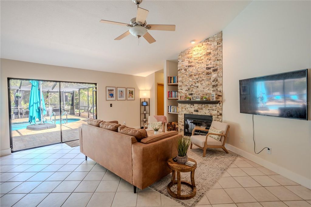 Image 9 of property listing at 12111 STEPPINGSTONE BOULEVARD, Tampa, FL 33635