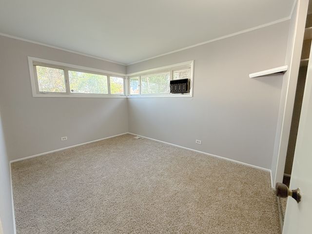 917 Bristol Avenue, Westchester, IL 60154