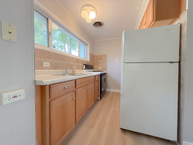917 Bristol Avenue, Westchester, IL 60154