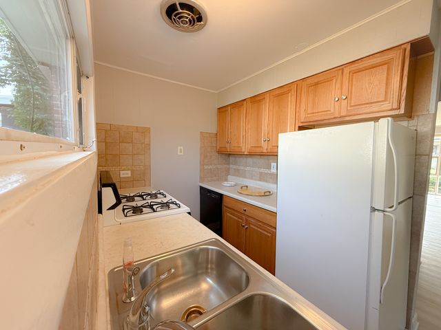 917 Bristol Avenue, Westchester, IL 60154