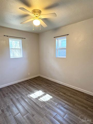 1010 Hawthorn Dr, Pensacola, FL 32507