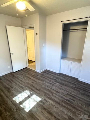 1010 Hawthorn Dr, Pensacola, FL 32507