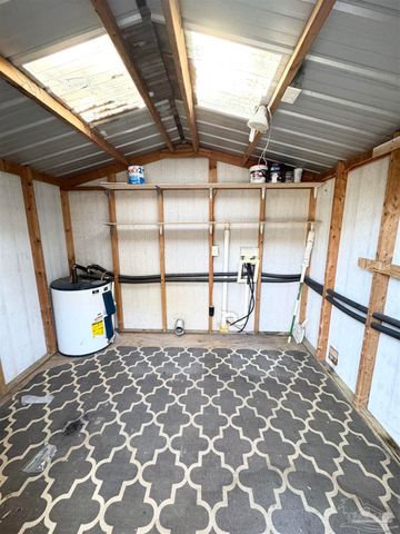 1010 Hawthorn Dr, Pensacola, FL 32507